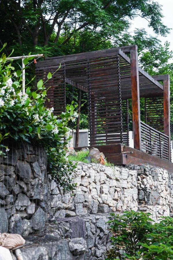 Anisa Guesthouse 토호이안두 외부 사진