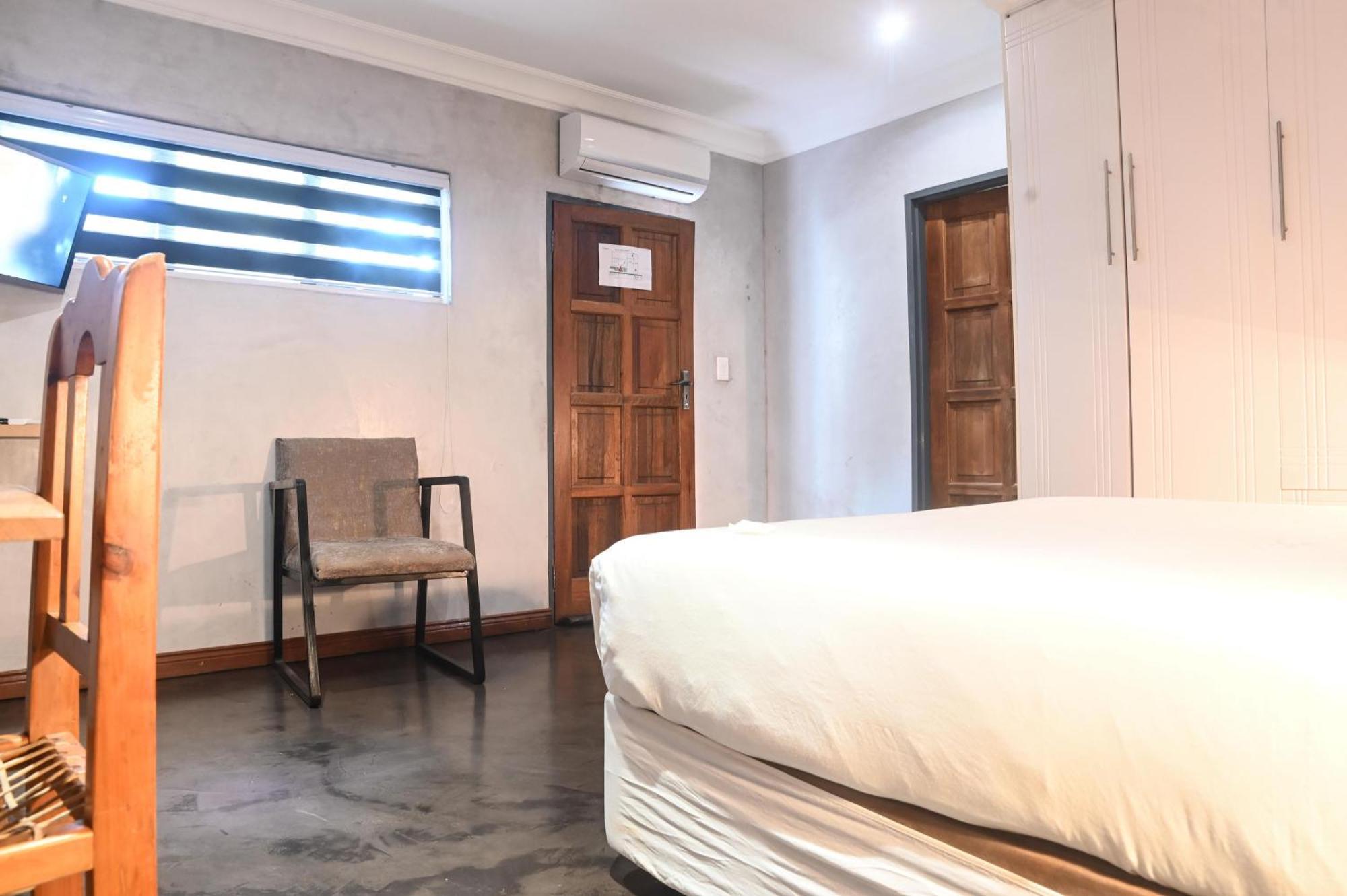Anisa Guesthouse 토호이안두 객실 사진