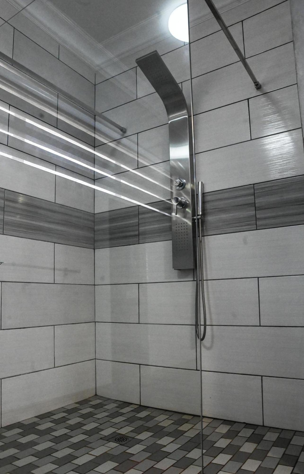 Anisa Guesthouse 토호이안두 객실 사진